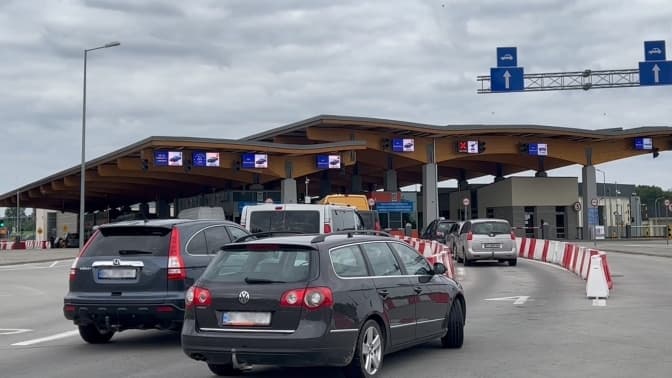 На кордоні з Польщею зупинились 400 авто. Де найбільші черги