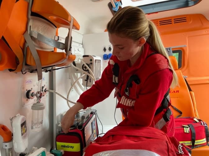 До Львова з важкими травмами доправили підлітків з Бахмута. У якому вони стані