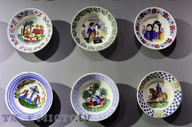 У Львові зберігається найбільша колекція фарфорових тарілок. Фотофакт