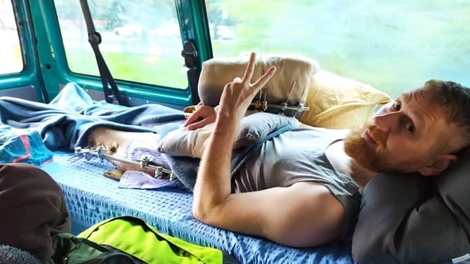 Військовослужбовця Юрка Вовкогона для продовження лікування зі Львова доправили у Латвію