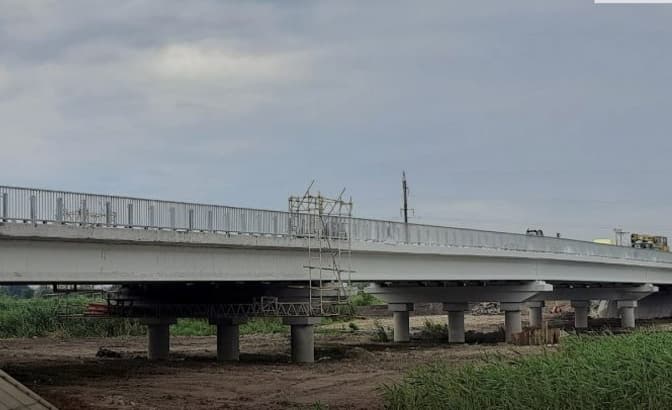 На Львівщині майже завершили реконструкцію моста через річку Західний Буг