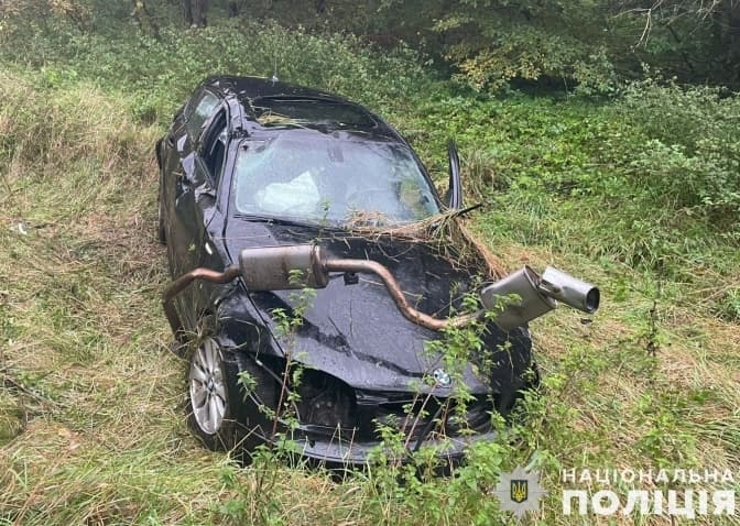 Біля Львова зіткнулися автомобілі BMW. Є постраждалий