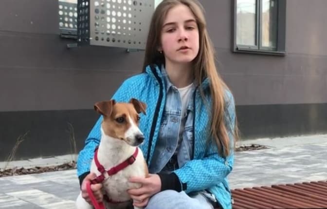 Школярка зі Львова прагне допомогти безпритульним тваринам. Як проголосувати за її проєкт