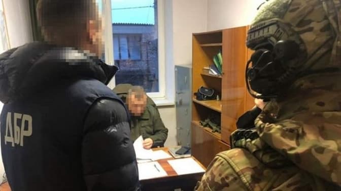 На Львівщині відсторонили викритого на хабарництві начальника військкомату