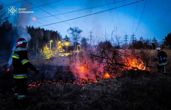 На Київщині за добу сталося понад сорок пожеж: загинув чоловік