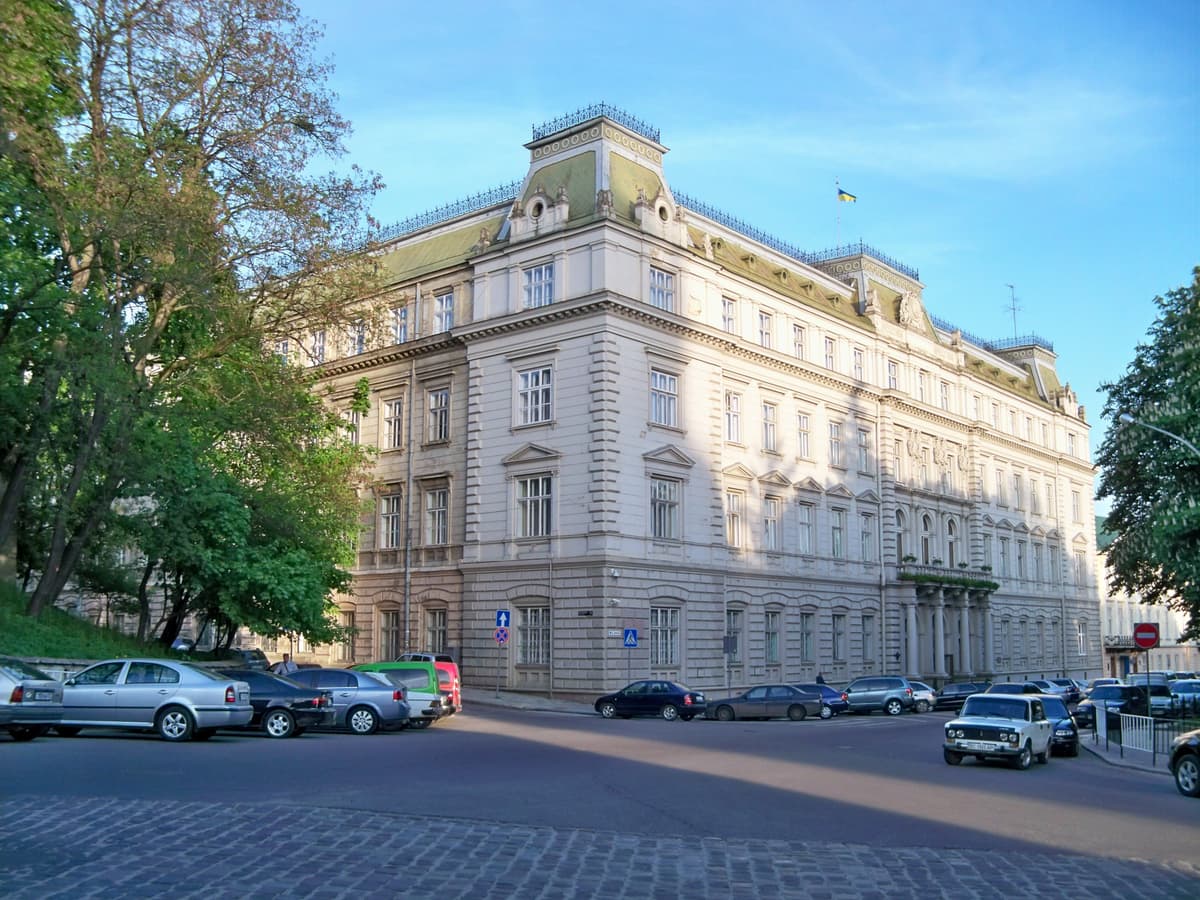 Чи зміняться адреси на Винниченка у Львові після появи площі Парубія