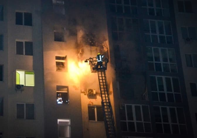 У Львові сталася масштабна пожежа в квартирі. Імовірна причина – вибух акумулятора
