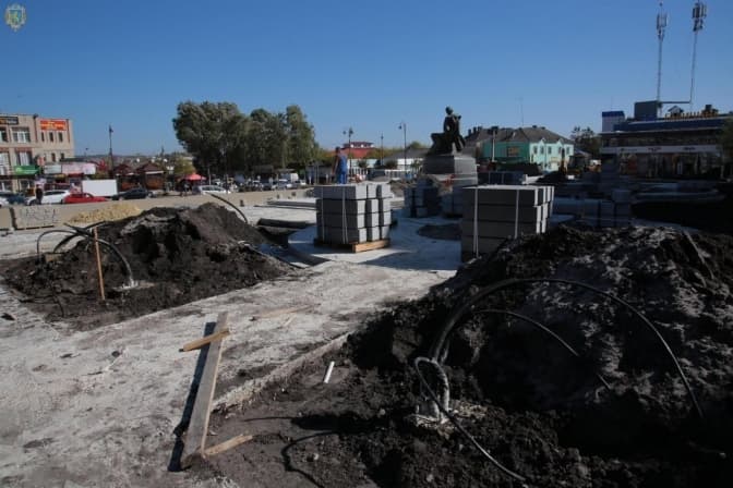 На реставрацію площі у Золочеві, яку ремонтують від 2015 року, виділили ще понад 16 млн