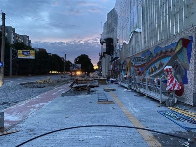 У міськраді обіцяють, що паркування в зеленій зоні біля «Океану» не буде