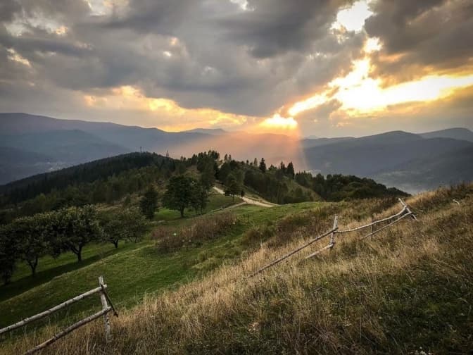 Фото: Кам'яний двір