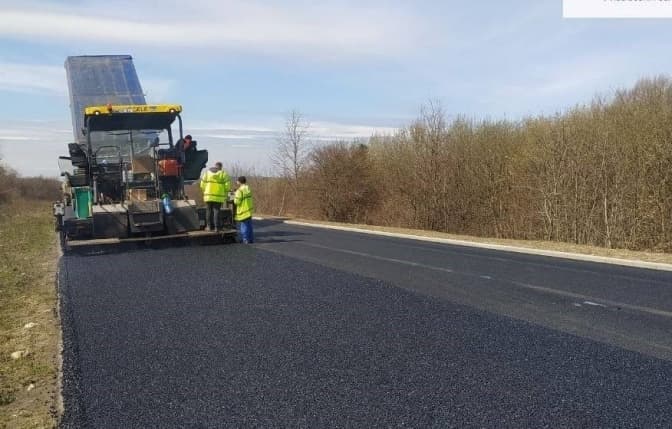 На Львівщині завершують ремонт дороги до ПП «Нижанковичі-Мальховіце»