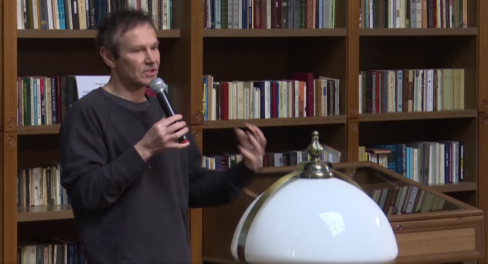 Зустріч із Святославом Вакарчуком відбулась  у Науковій бібліотеці ЛНУ ім. І.Франка / скріншот із відео