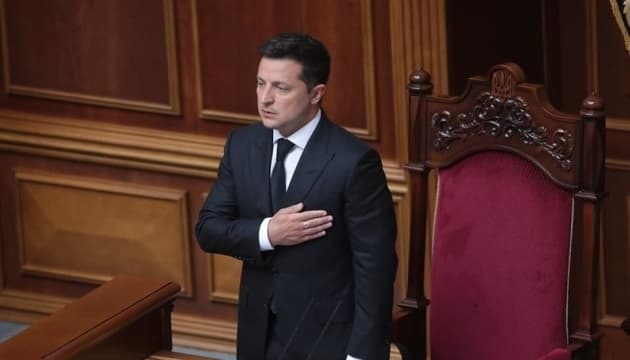 «Потрібно поставити крапку». Президент Зеленський вніс до Верховної Ради законопроєкт про великий герб