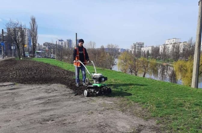 Зелену зону у Дніпровському районі Києва захистили від «героїв паркування»