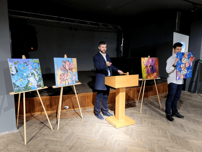 Студенти дизайнери зібрали у Львові понад 100 тисяч гривень для ЗСУ