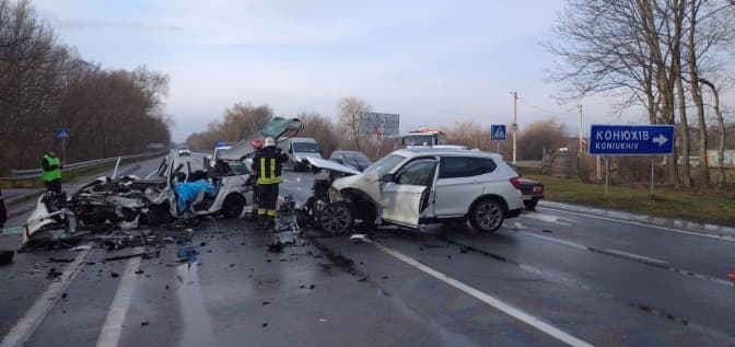 На трасі Київ – Чоп на Львівщині трапилась аварія. Є загиблі