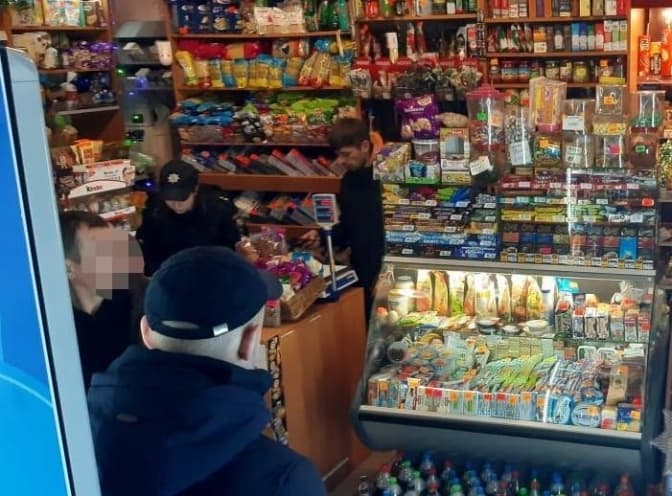 Поліція у Львові затримала грабіжника, який нападав на магазини