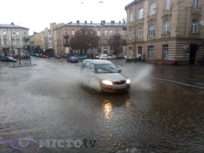 Львів затоплює і що з цим робити?