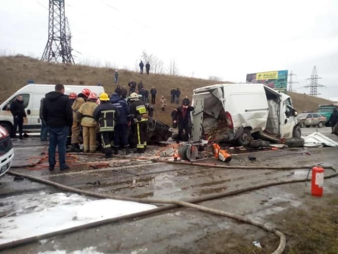 На Львівській об’їзній через масштабну аварію ускладнений рух