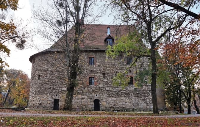 Конфлікт за Порохову вежу у Львові: архітектори говорять про «рейдерство», облрада – про «маніпуляції»