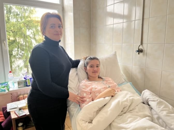 Львівські лікарі допомогли 18-річній дівчині повноцінно ходити