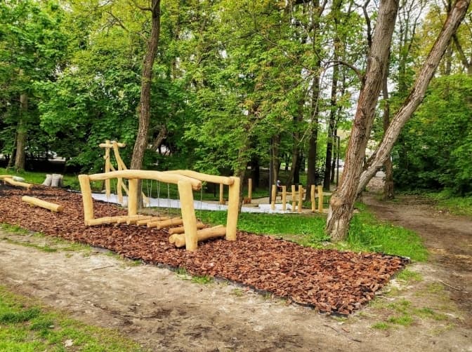 У парку Горіховий гай з’явився ігровий екомайданчик. Фото