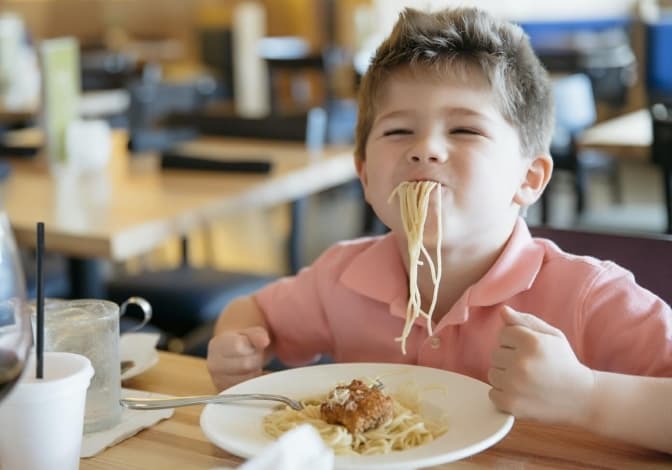 У МОЗ розробили програму здорового харчування дітей у школах. Що вона передбачає
