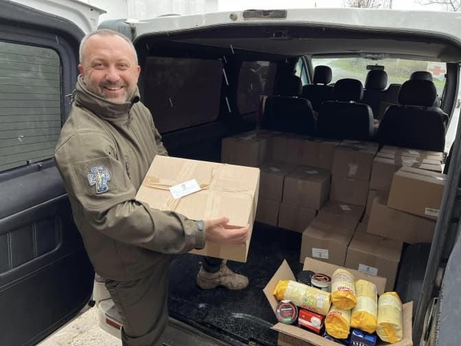 Історія монаха УГКЦ, який волонтерить на фронті, та у Львові знесуть кілька споруд і збудують житло. Підсумки доби