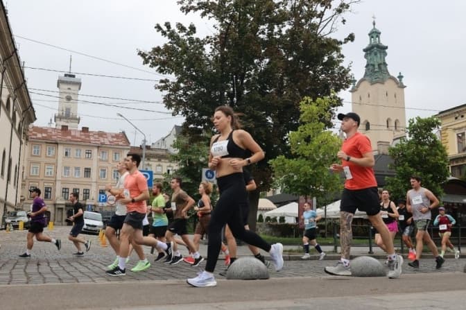 У Львові відбувся благодійний забіг: учасники зібрали 200 тис. грн для війська