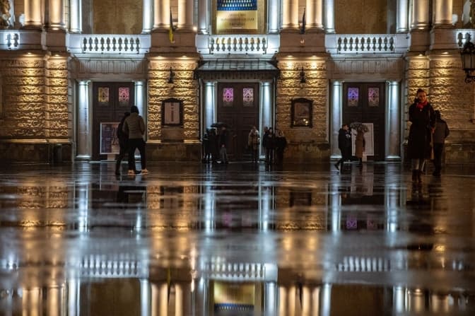 Мистецтво під час війни і моновистава. Куди піти на вихідні у Львові