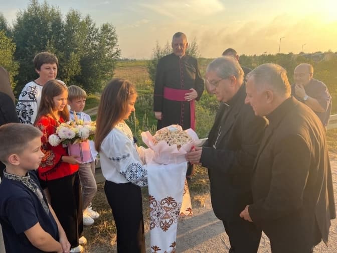 До Львова прибув посланець Папи Римського кардинал Сепе