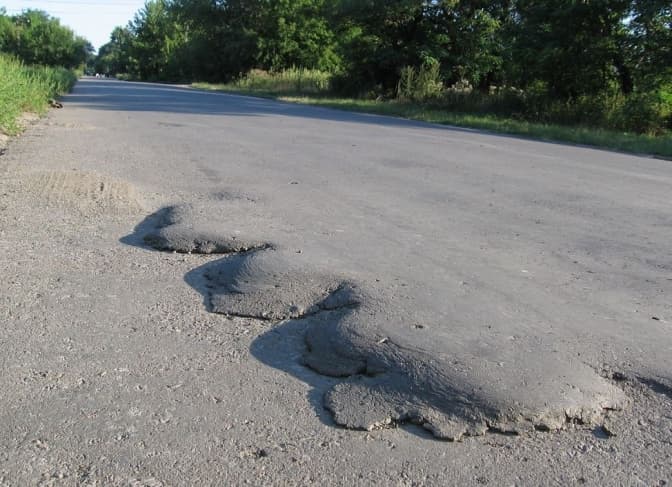 У Залізничному районі Львова ремонтують дорогу: можливі затори