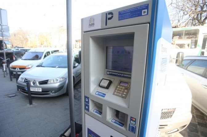У Львові облаштують майже сотню нових платних парковок. Локації