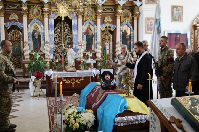 Віддали своє життя за Україну. На Львівщині попрощалися із загиблими захисниками