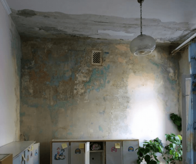 Після скарги львів’янки у міськраді пообіцяли відремонтувати дитсадок, на стінах якого виявили грибок