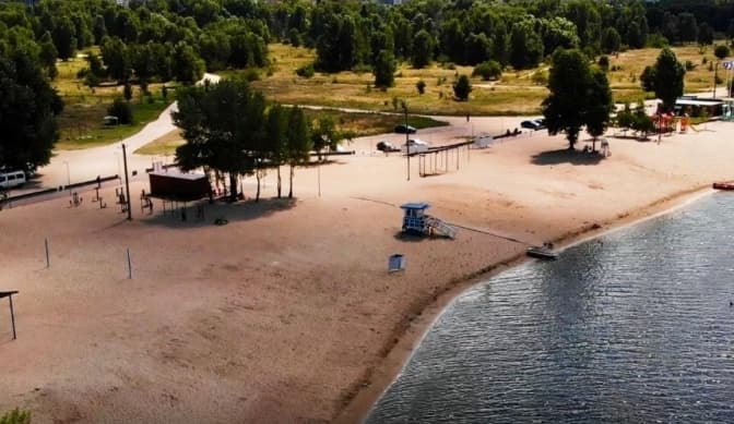 Київ готує пляжі до зими: які проводять роботи