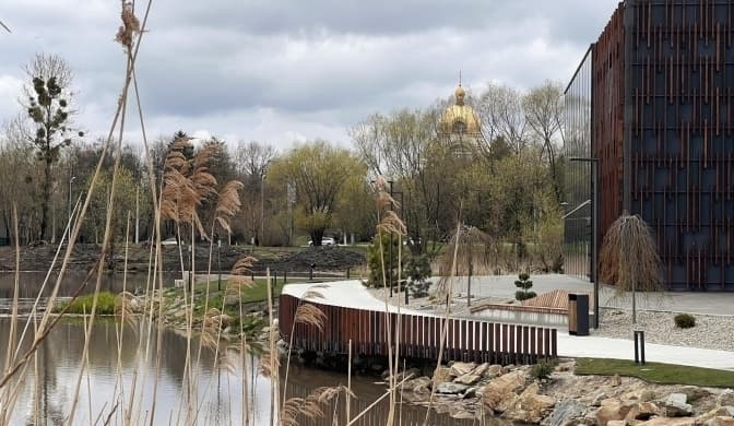 На Стрийській в озері у Львові виявили тіло чоловіка