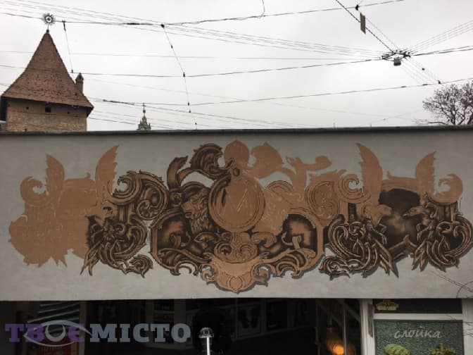 На площі Митній розмалювали підземний перехід у стилі львівського метро. Фото