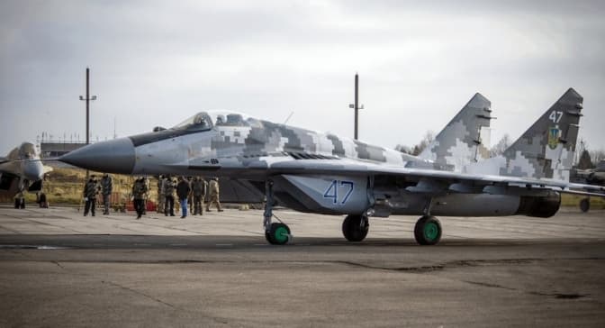 Словаччина передасть Україні 13 винищувачів