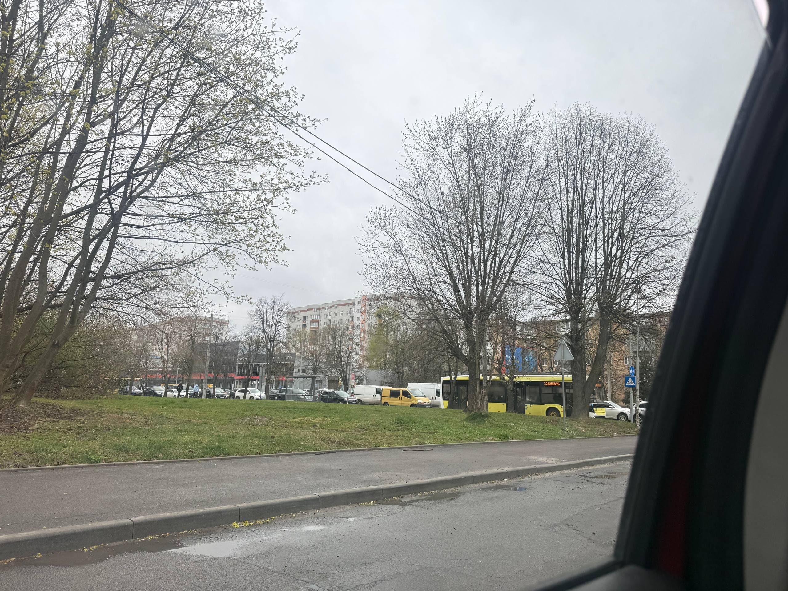 Фото: затори на вулиці Стрийській/ "Твоє місто"