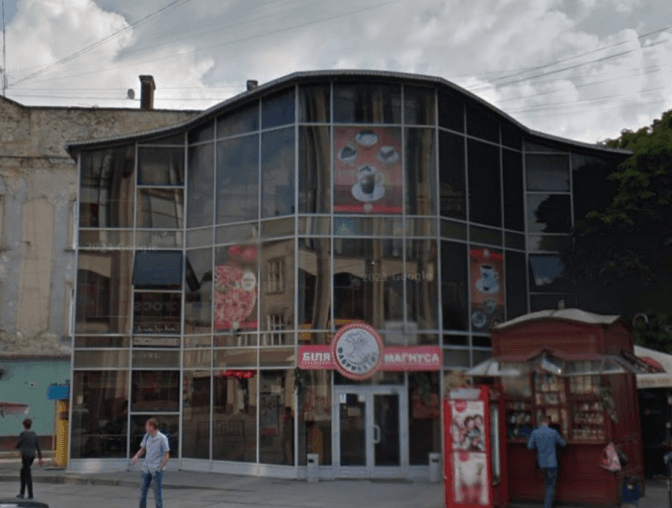 У Львові власники триповерхового МАФу біля «Магнусу» намагаються продовжити оренду через суд