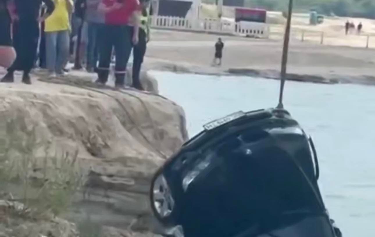 Скриншот з відео