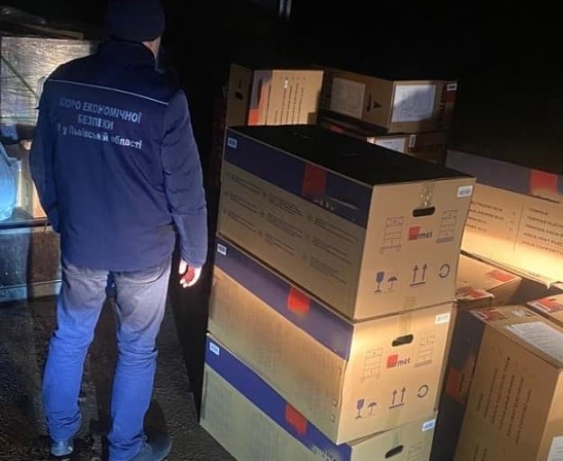 На Львівщині затримали зловмисників, що перевозили товар з росії на 40 млн грн