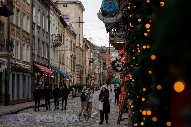 У перший день 2023 року львів'ян попереджають про пориви вітру