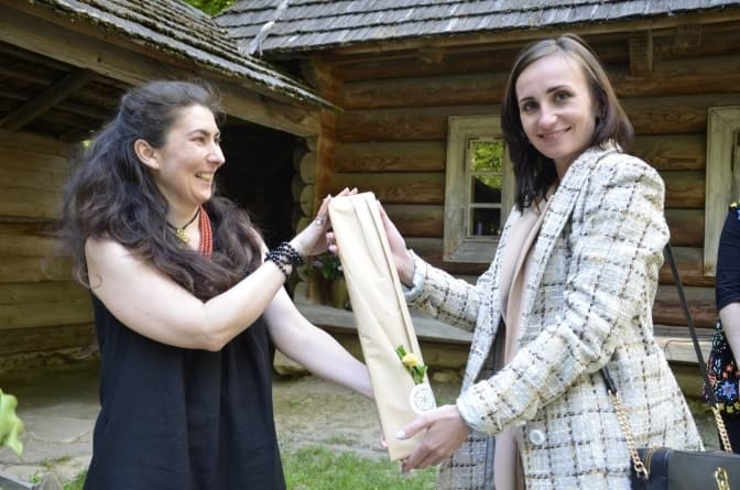 У Львові збирають кошти на розмальовані вручну ґонтини для «Шевченківського гаю»