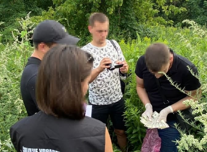 Львів’янин незаконно вивозив з України чоловіків під виглядом студентів