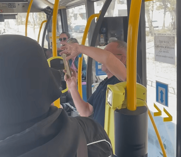 Скриншот з відео