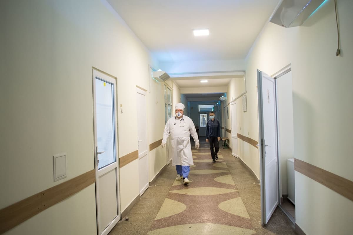У Львові вилікували від коронавірусу чоловіка, хворого на туберкульоз