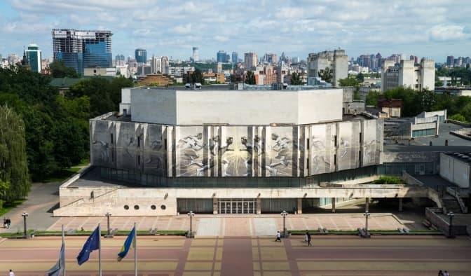 Натуральний травертин повернуть на фасад Палацу КПІ після ремонту