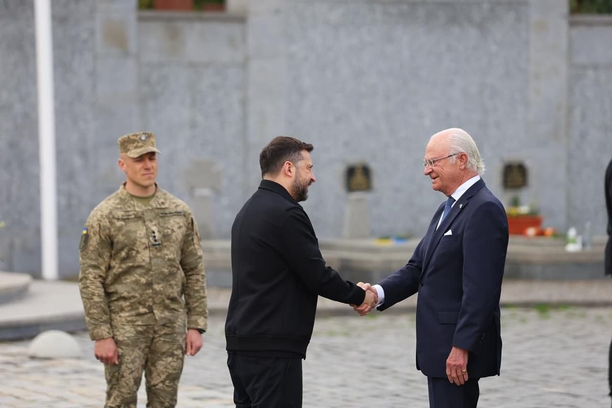 У Львові Володимир Зеленський і король Швеції Карл XVI Густав вшанували загиблих Героїв